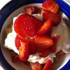 A picture of Strawberry Yoghurt.