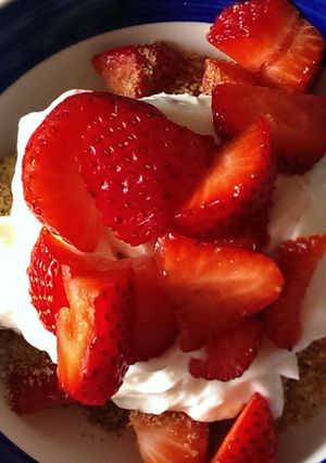 A picture of Strawberry Yoghurt.