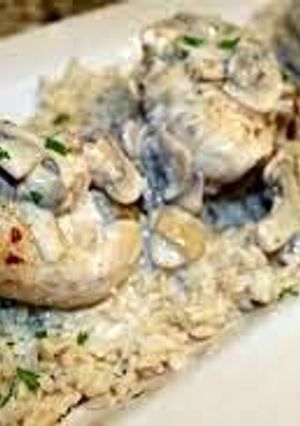 A picture of Garlic cream chicken..