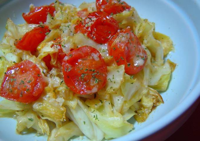 Stir-Fried Tomatoes and Cabbage with Japanese-Style Worcestershire Sauce