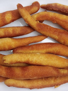 A picture of Cassava stick (sandan ba'are).