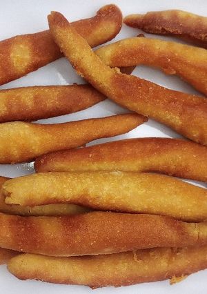 A picture of Cassava stick (sandan ba'are).