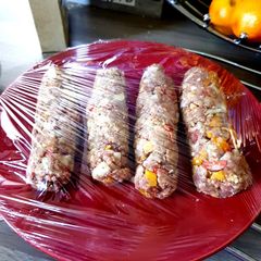 A picture of My Beef plus Veg kebobs. 😗.