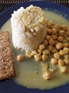 Una foto de Garbanzos de bote al curry