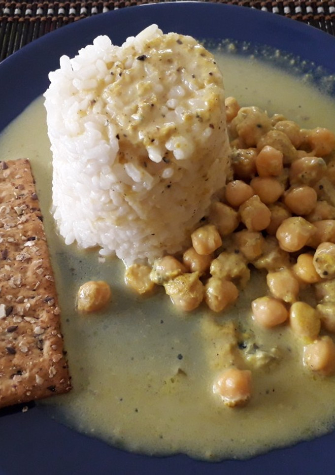 Una foto de Garbanzos de bote al curry
