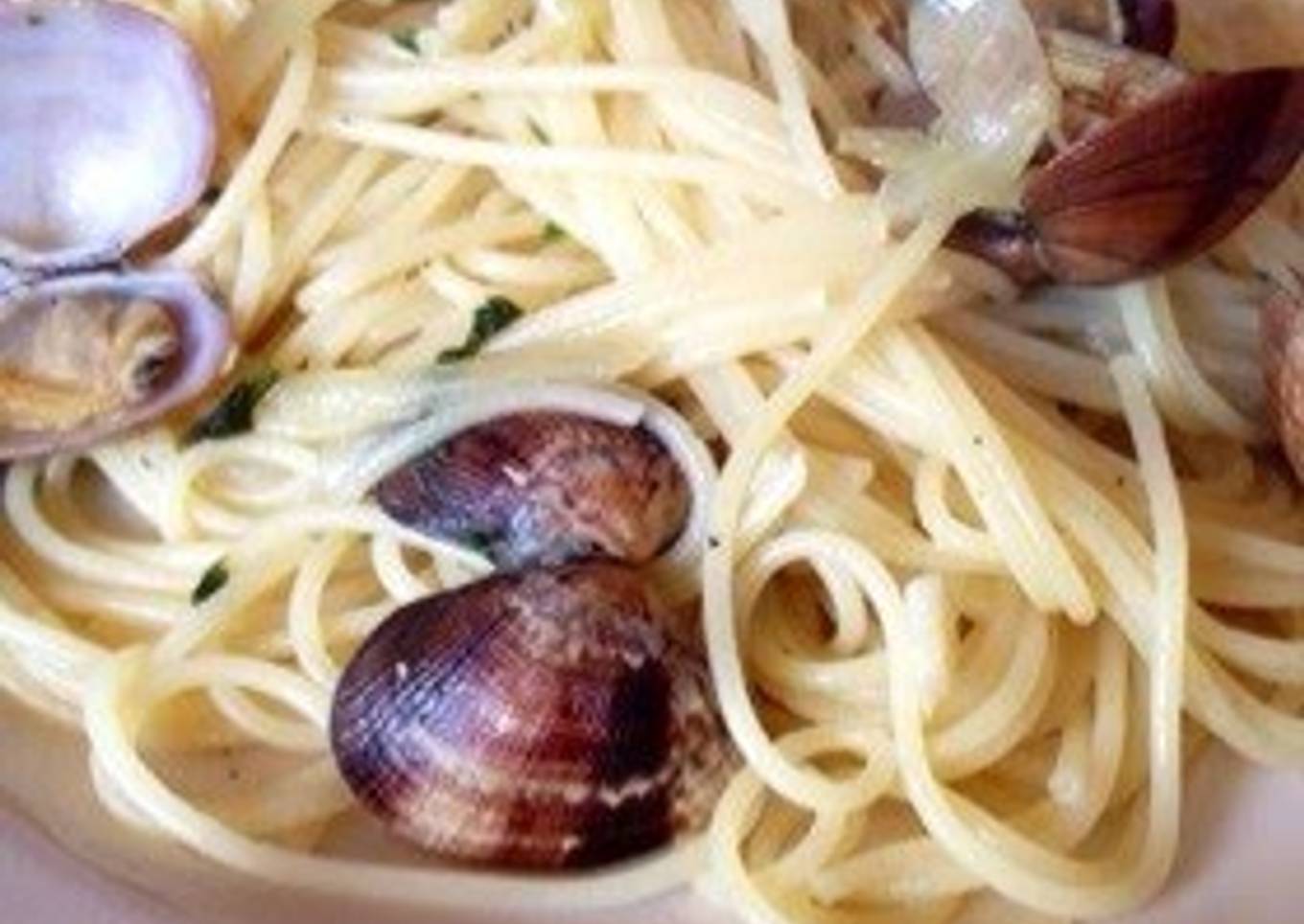 Umami-rich Vongole Bianco