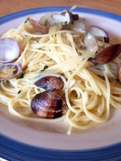 A picture of Umami-rich Vongole Bianco.