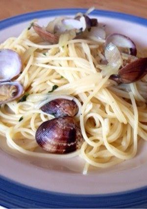 A picture of Umami-rich Vongole Bianco.