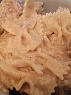 A picture of Alfredo & Meatballs.