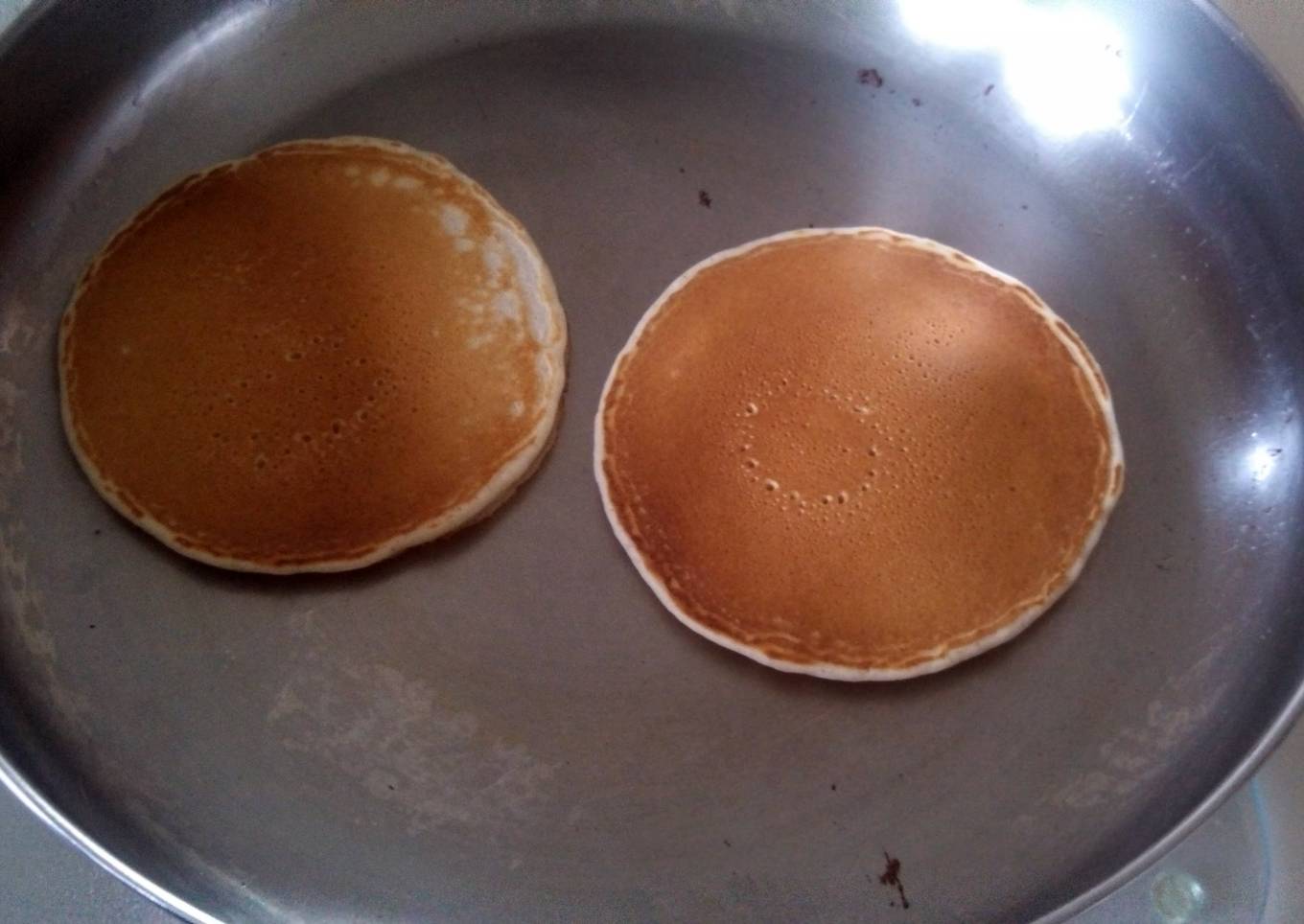 pancakes with apple sauce