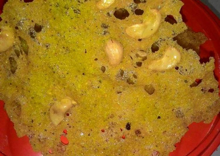 Peyek bulat kacang mede