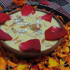 A picture of Zaafran & gulab Chenna kheer.