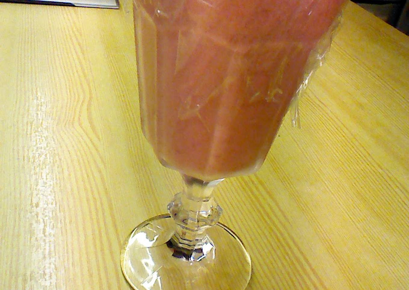 Low carb smoothie with berries