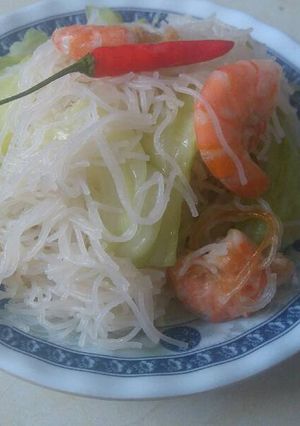 Hình của món Bún gạo xào tôm và bắp cải.