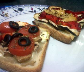 Update, Prepare Recipe Toasts baked with cheese tomato and eggplants Practical Delicious