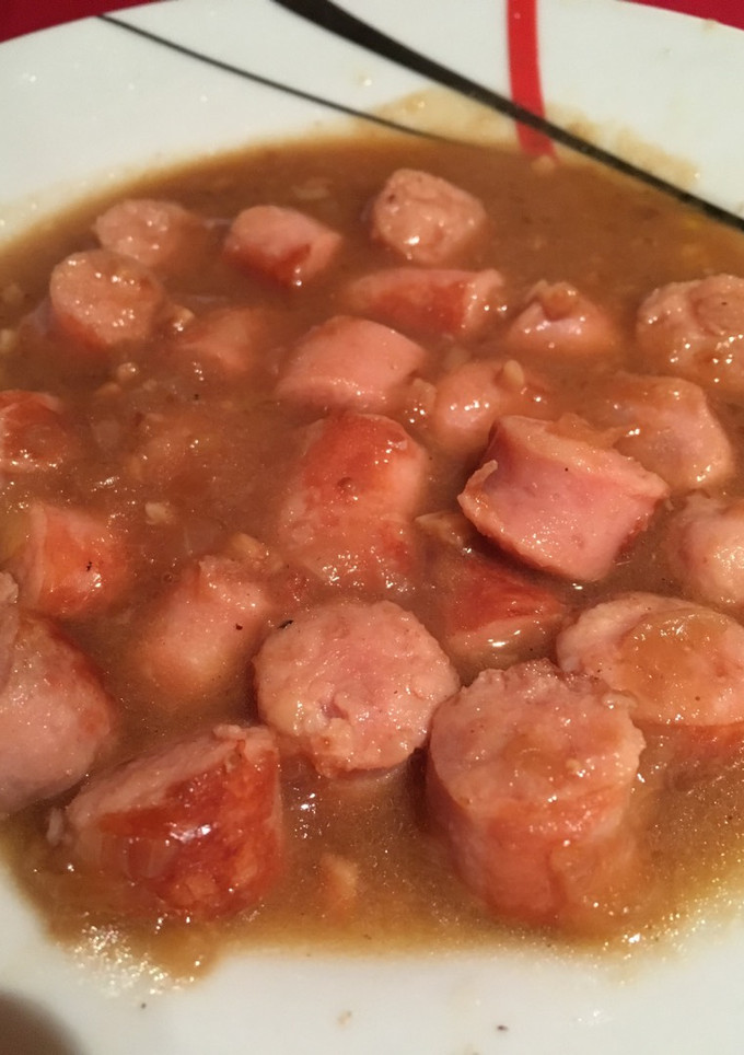 Una foto de Longaniza en salsa de vino