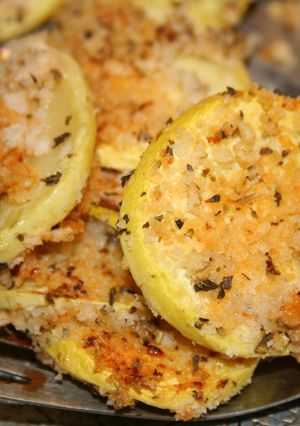 A picture of Zucchini Parmesan Crisps.