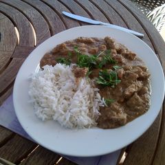 A picture of Spanish pork in almond sauce.