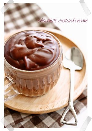 A picture of Chocolate Custard Cream.