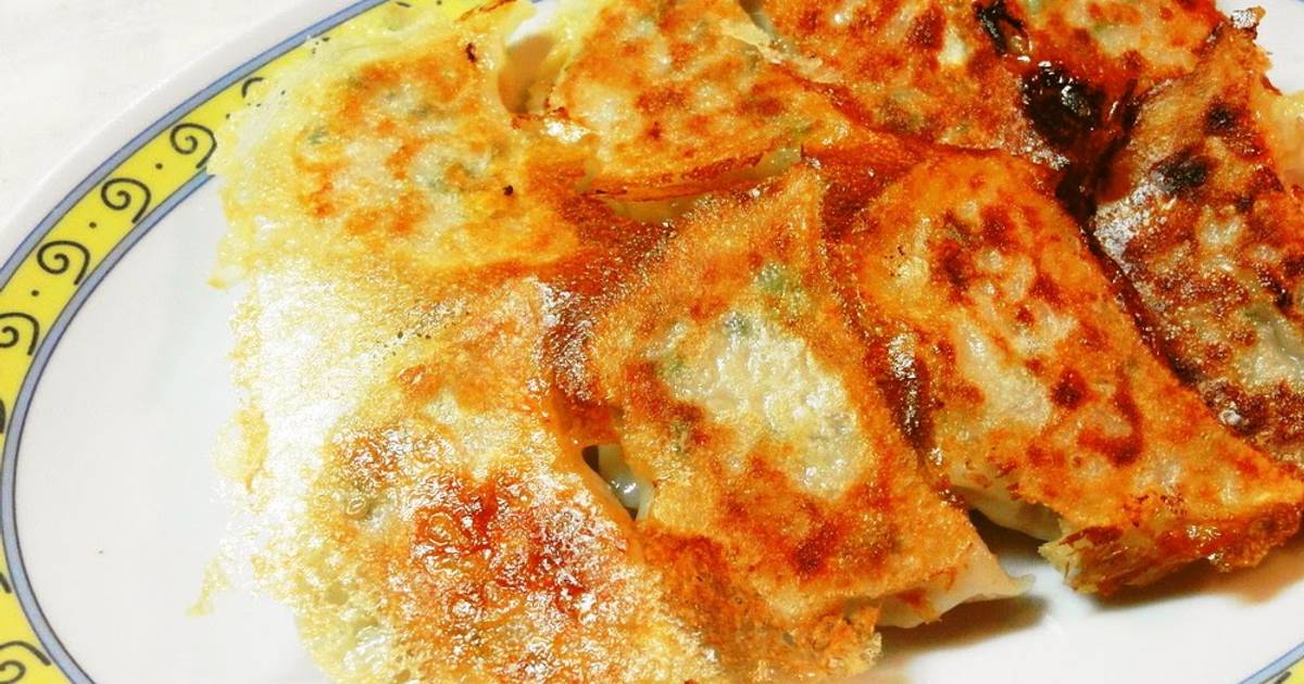Crispy Gyoza Dumplings with Wings Recipe by cookpad.japan Cookpad