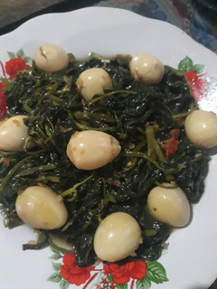 Foto resep Oseng kangkung telur puyuh pedas