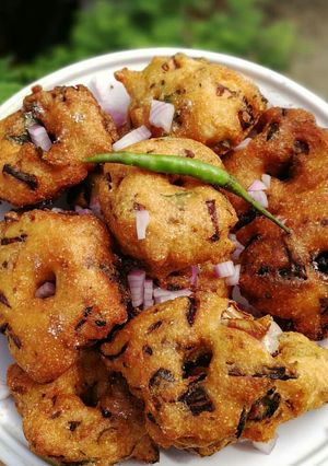 मेडू वड़ा रेसिपी मुख्य फोटो