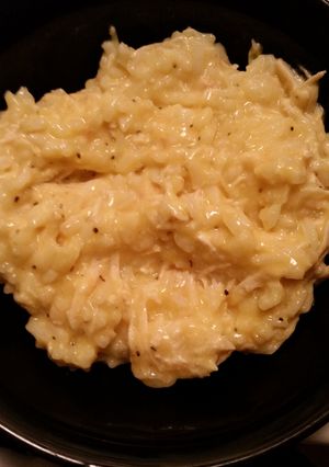 A picture of Grandmamas Chicken with Rice.