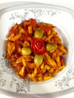 عکسی از دستور سیب زمینی با گوجه