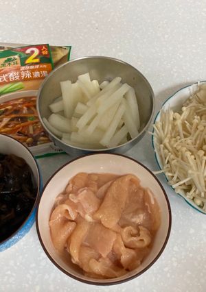 A picture of Knorr Hot and Sour Soup.