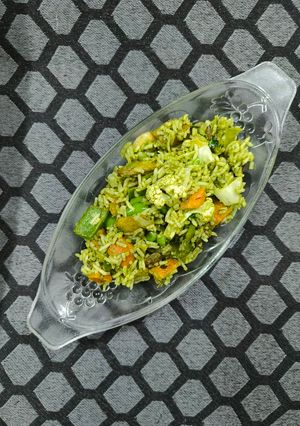 A picture of Spinach Pulao.