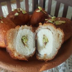 A picture of Stuffed Crunchy Rasgulla.