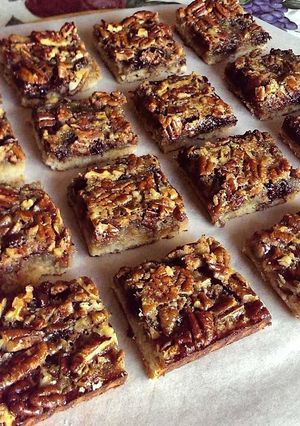 A picture of Chocolate Pecan Pie Squares!.