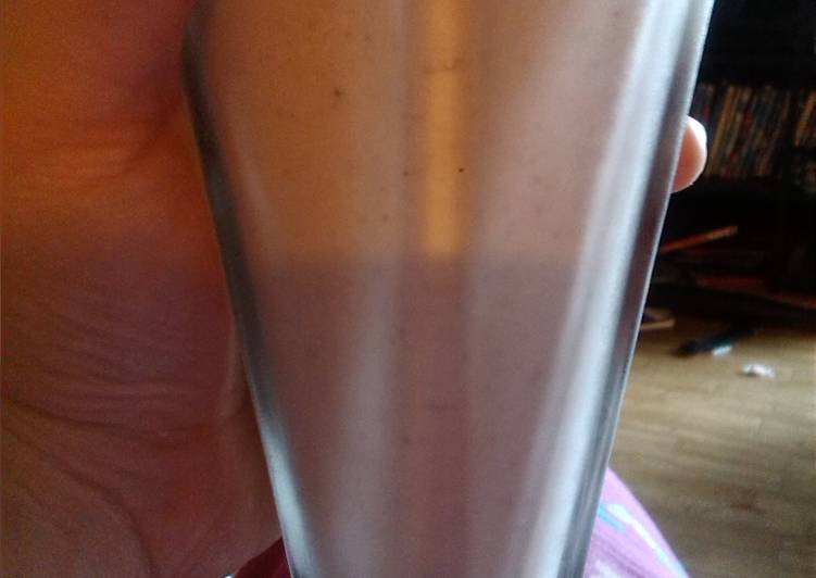 Steps to Make Perfect Strawberry chocolate banana milkshake