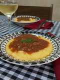 Polenta com Molho de Carne Moída de Soja