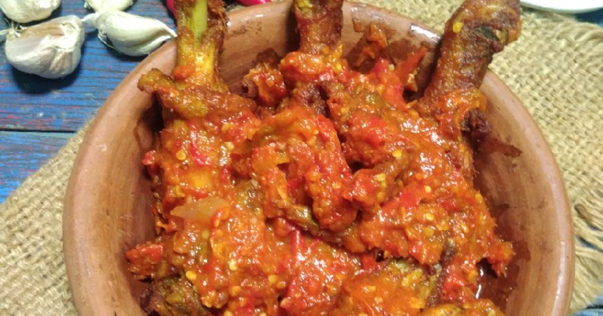 Ayam goreng penyet sambel trasi