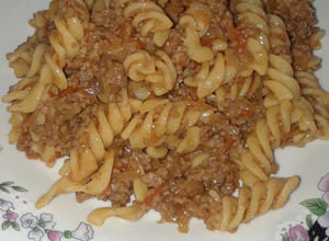 Una foto de Tornillos con carne molida