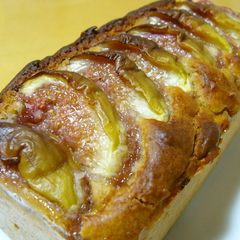A picture of Gluten-free rice flour fig cake with cinnamon flavour.