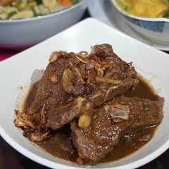 A picture of Semur Daging.