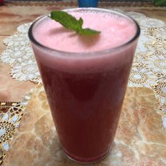 Watermelon strawberry lemonade A picture of Watermelon strawberry lemonade.