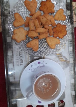 हार्ट शेप सूजी की नमकीन(Heart shape suji namkeen recipe in Hindi) रेसिपी मुख्य फोटो