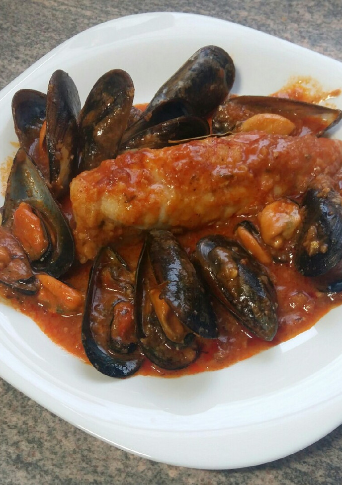 Una foto de Rape a la marinera con mejillones