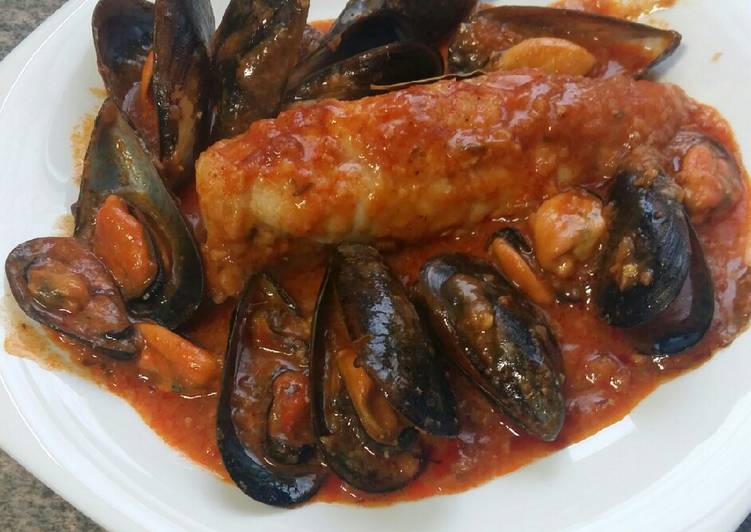 Rape a la marinera con mejillones