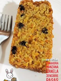 Una foto de Torta de zanahoria y manzana con canela y jengibre