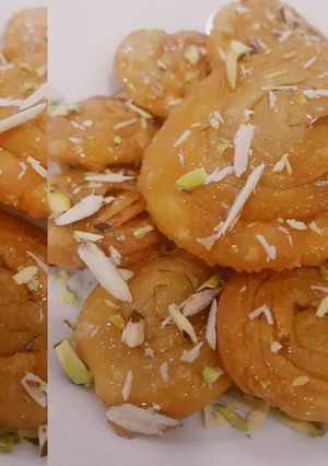 A picture of Meethi Poori.
