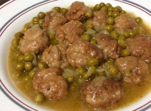 Foto principal de Albóndigas con guisantes