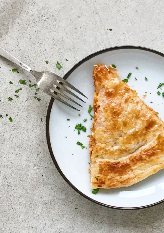 Una foto de Empanada de atún crujiente y sabrosa