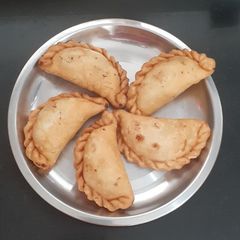 A picture of Gujiya - The traditional way.