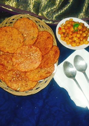 A picture of Radish crackers.