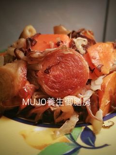 【孕婦食譜-客家酸菜】客家酸菜素炒麵腸 的食譜成品照片