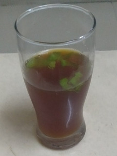 હર્બલ બ્લેક ટી (Herbal Black Tea Recipe In Gujarati) રેસીપી મુખ્ય ફોટો